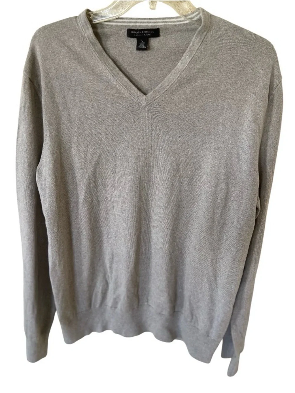 Banana Republic Men's Luxury Blend (Cashmere)Light Gray V-Neck Sweater size L